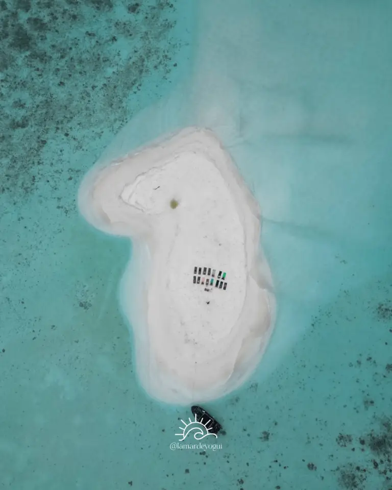 drone maldivas yoga retiro viaje en grupo febrero 2025